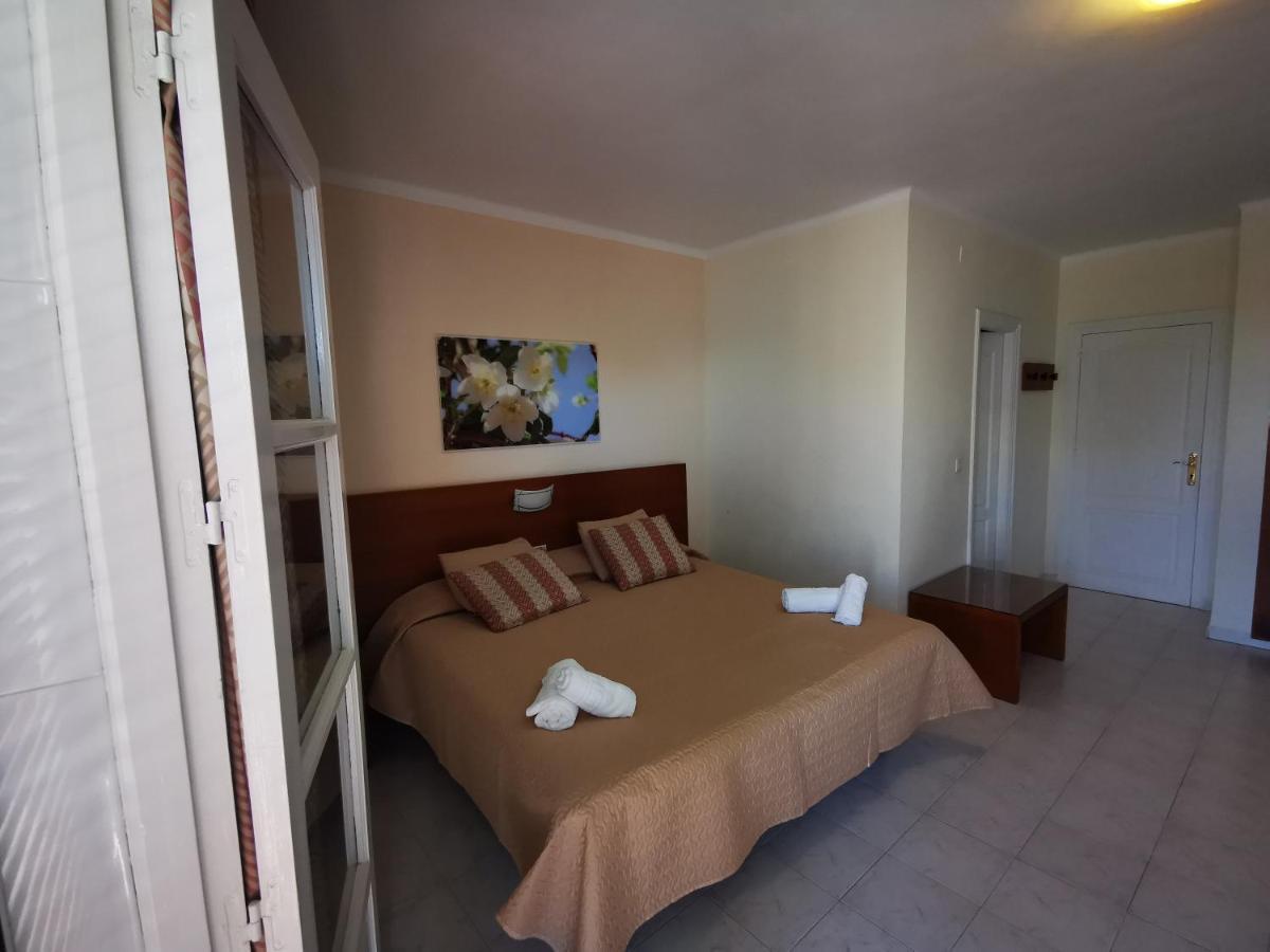 Hostal Marazul Нерха Екстериор снимка