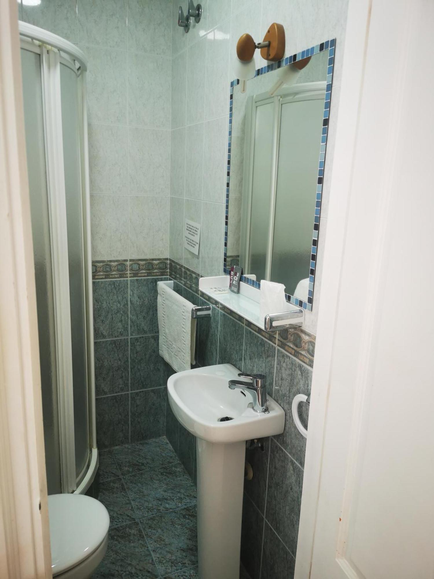 Hostal Marazul Нерха Екстериор снимка