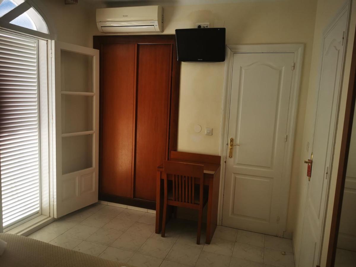 Hostal Marazul Нерха Екстериор снимка