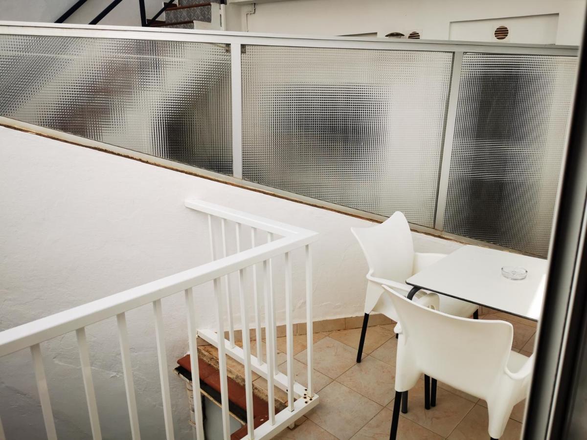 Hostal Marazul Нерха Екстериор снимка