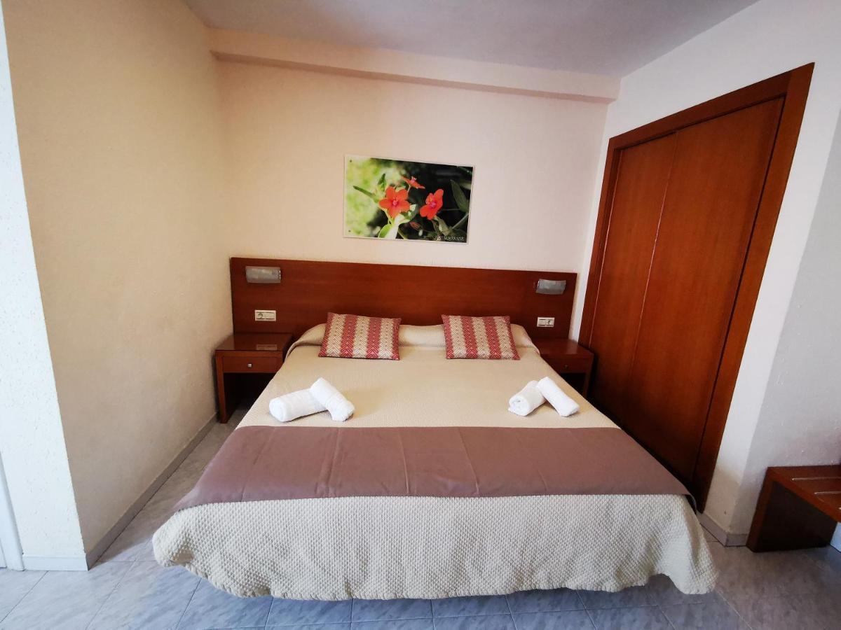 Hostal Marazul Нерха Екстериор снимка