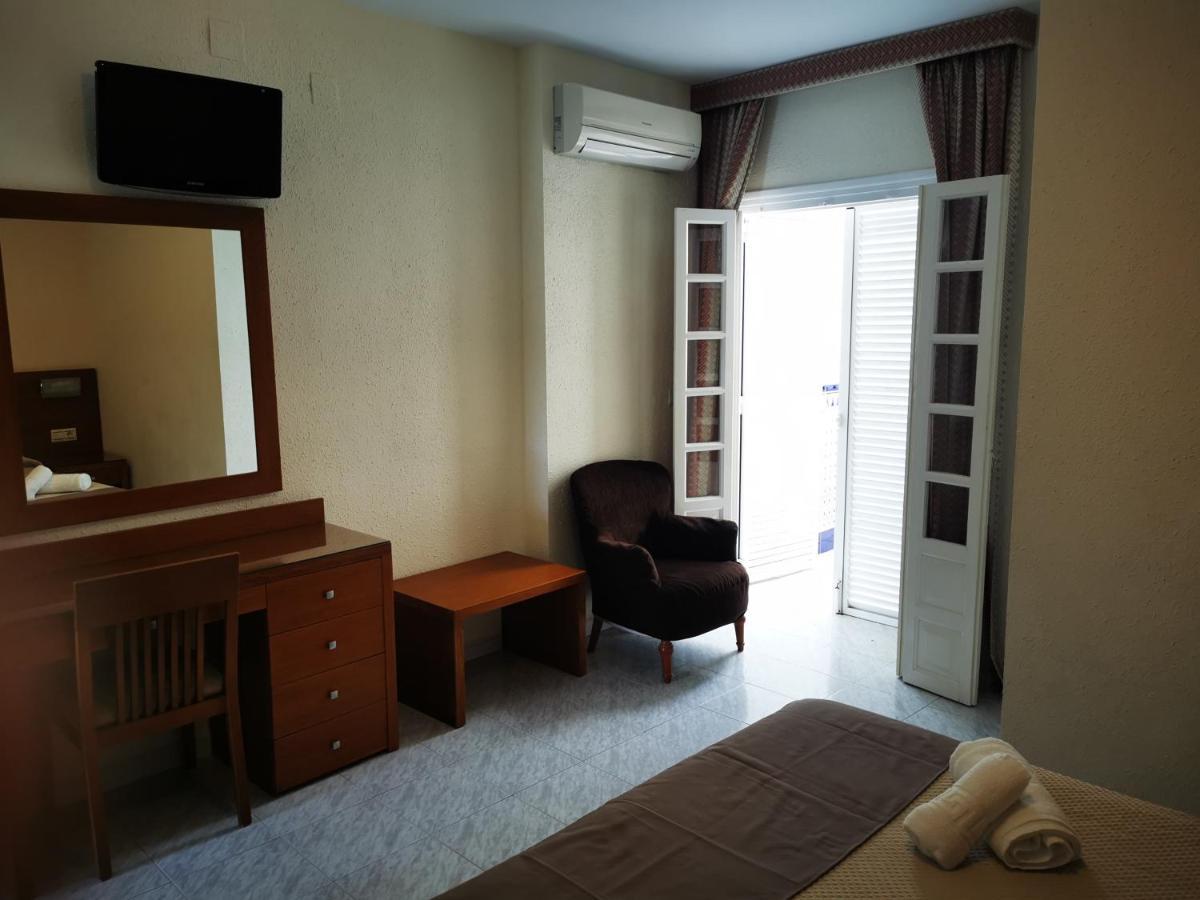 Hostal Marazul Нерха Екстериор снимка