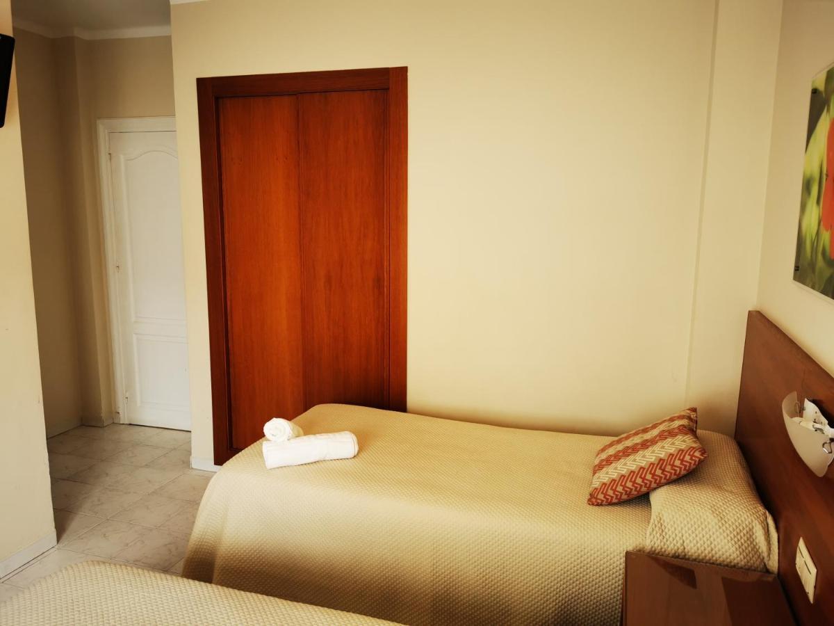 Hostal Marazul Нерха Екстериор снимка